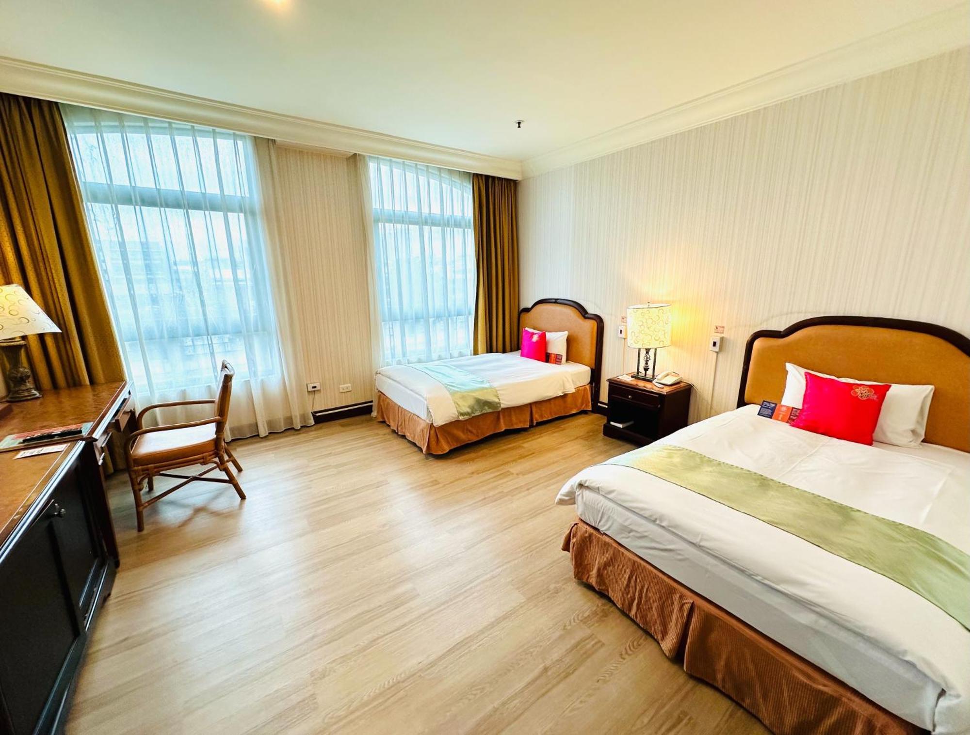 Wei-Yat Grand Hotel Tainan Esterno foto