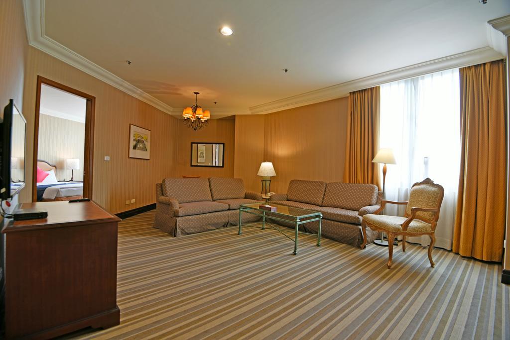 Wei-Yat Grand Hotel Tainan Esterno foto