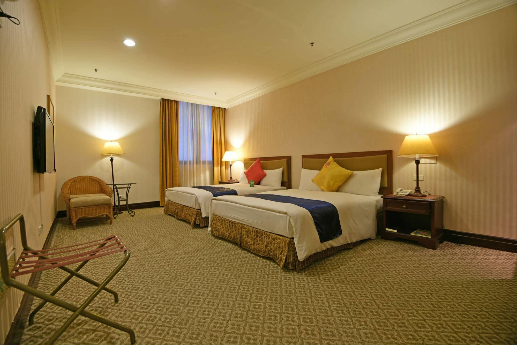 Wei-Yat Grand Hotel Tainan Esterno foto